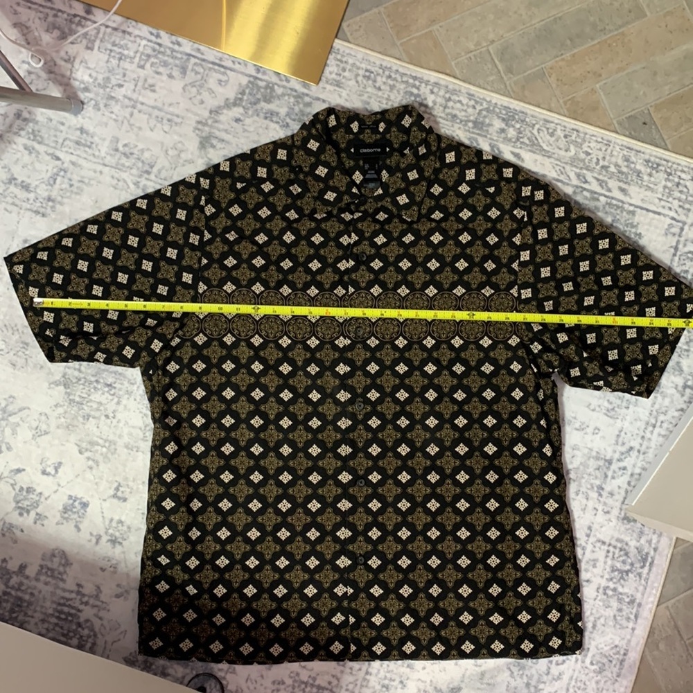 Vtg. Claiborne 100% Silk Black and Gold Geometric Button-Up Shirt - Picture 9 of 9